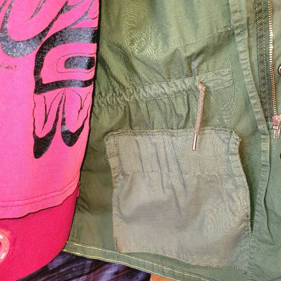 Fall Out Boy Army Vest, Ladies Small - fits like a Large - Picture 4 of 9